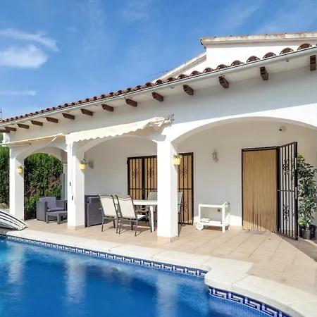 Villa Castello: Charming Retreat With Private Pool