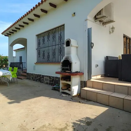 Castello: Charming Retreat With Private Pool Villa